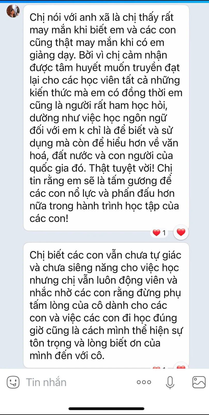 Cô Sương cùng học viên trong một buổi học
